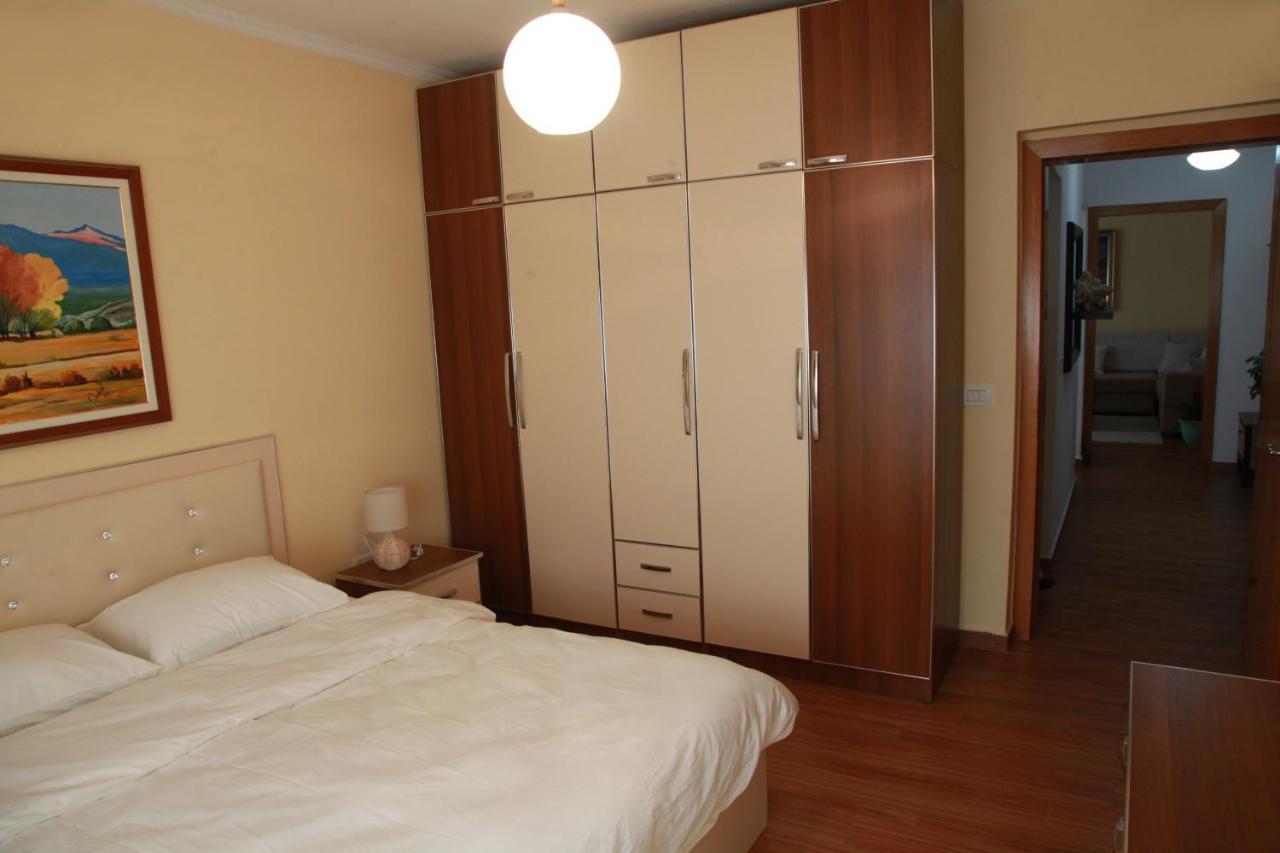 Cozy Central Apartment ティラナ エクステリア 写真