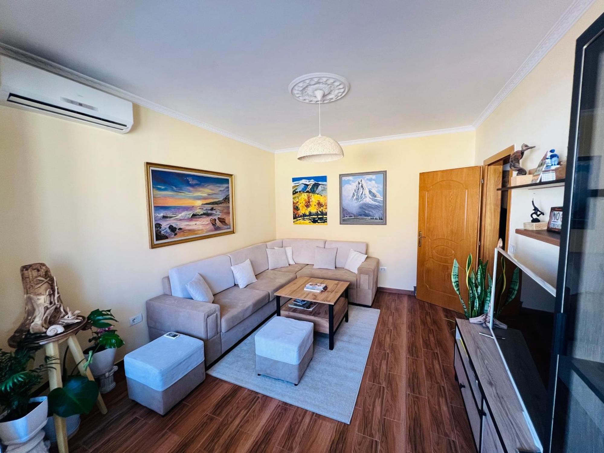 Cozy Central Apartment ティラナ エクステリア 写真