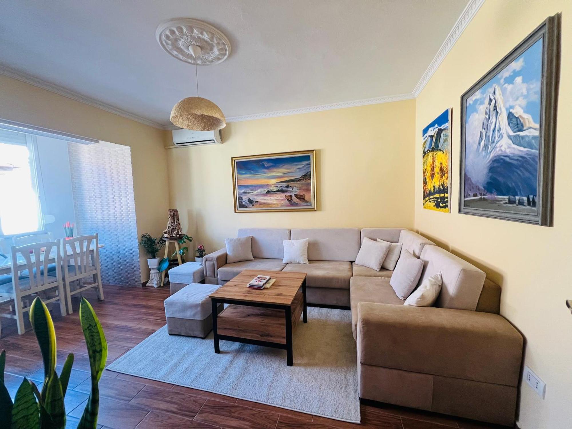 Cozy Central Apartment ティラナ エクステリア 写真